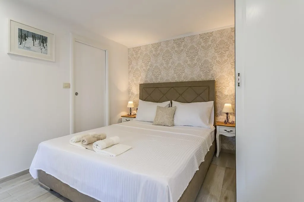 Split Center Apartments